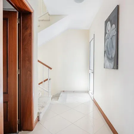 New Portola House By Ymr Tabua (Madeira)